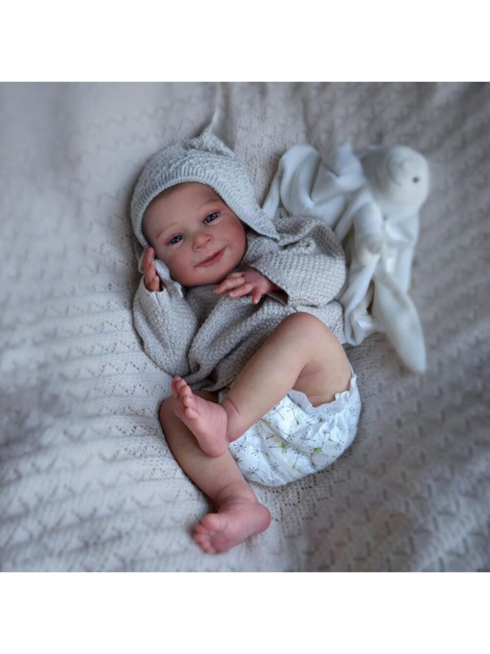 18 Inch Real Life Realistic Newborn Doll with Handmade Soft Cloth Body Grey